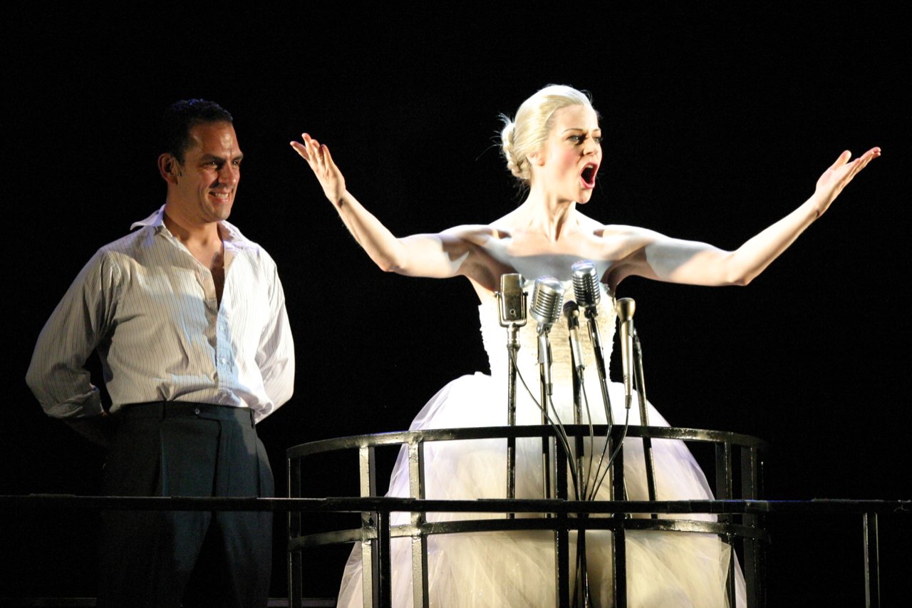Lisa Brescia as Evita and Jonathan Hammond as Peron in The Gateway’s 2005 production of “Evita.” The show is returning to kick off The Gateway’s 2023-2024 season in May.